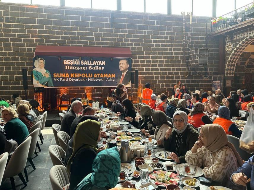 Diyarbakır'dan kadınlar ses verdi! "Seni yeniden Cumhurbaşkanı yapacağız "