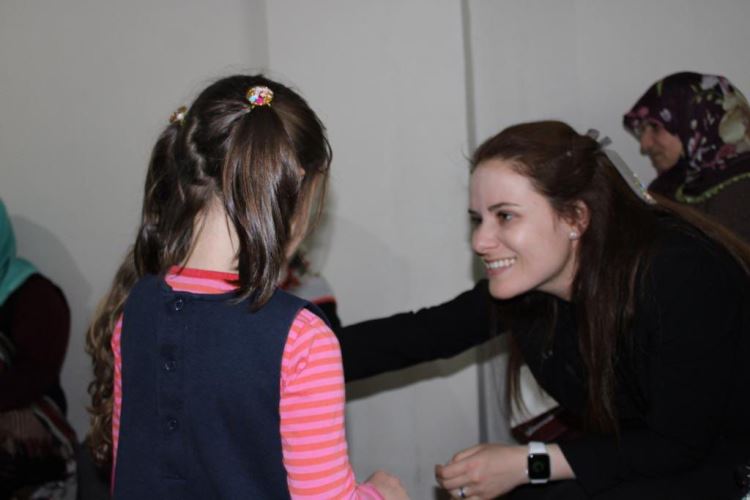 AK Parti Trabzon Milletvekili Adayı Meryem Sürmen “Gençlerle Sohbet” etti