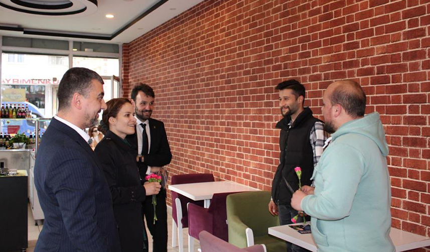 AK Parti Trabzon Milletvekili adayı Meryem Sürmen Trabzon için çalışıyoruz