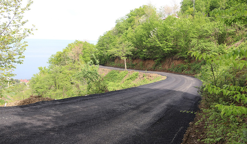 Akçaabat Belediyesi asfalt çalışmalarına devam ediyor