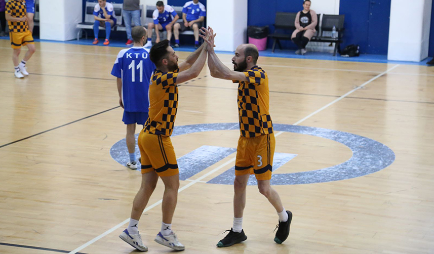 Avrasya Üniversitesi futsalda yarı finalde