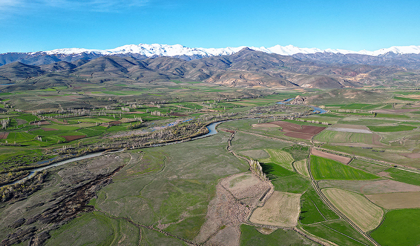 Bayburt'ta ilkbahar yağışlarıyla dolan baraj ve göletler çiftçiye umut oldu