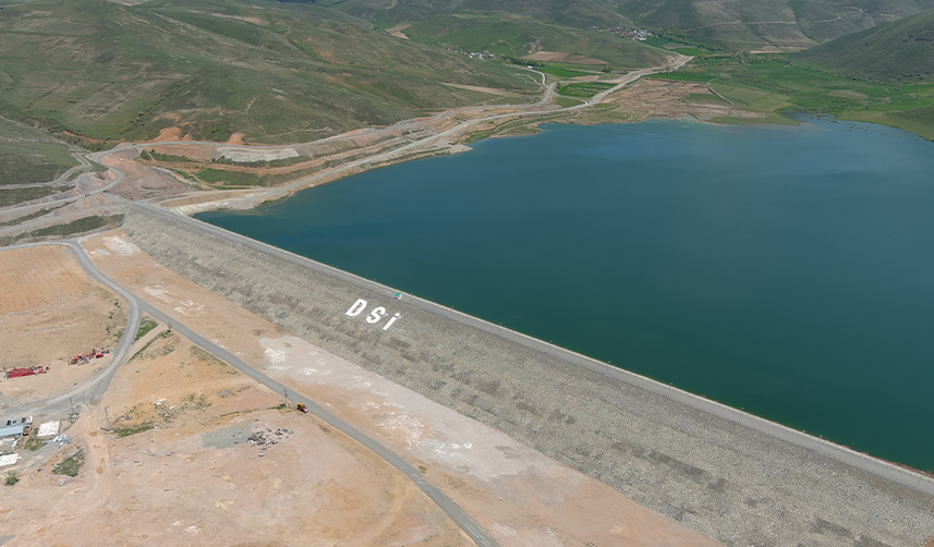 Bayburt'ta ilkbahar yağışlarıyla dolan baraj ve göletler çiftçiye umut oldu