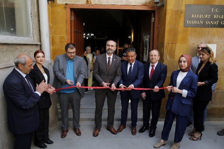 Bayburt'un Tarihi ve Medeniyeti resim sergisi açıldı