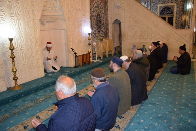 Giresun'da gençler sabah namazında buluştu