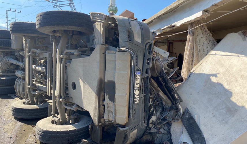 kamyon binayı yıktı2