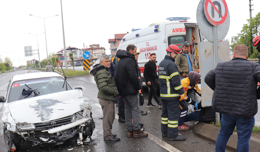 ordu iki araç birbirine girdi 1