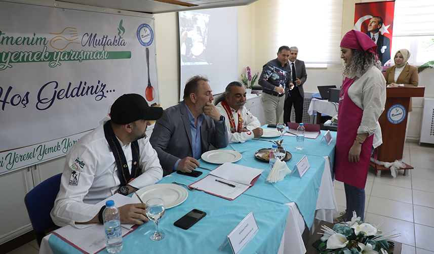 Rize'de 'Öğretmenim Mutfakta' yemek yarışması yapıldı