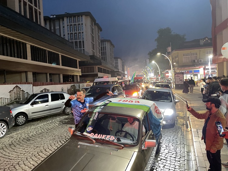 Çaykur Rizespor taraftarları kutlama yaptı!