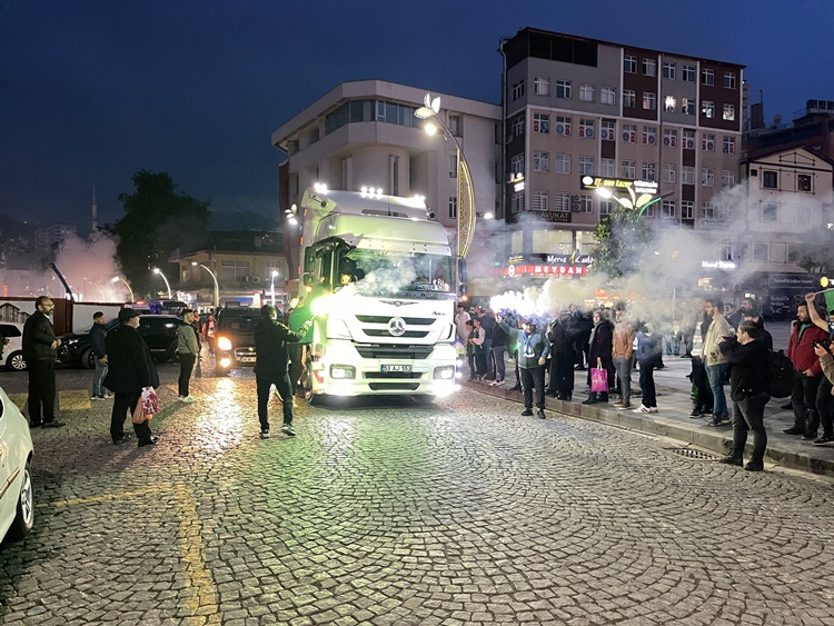 Çaykur Rizespor taraftarları kutlama yaptı!