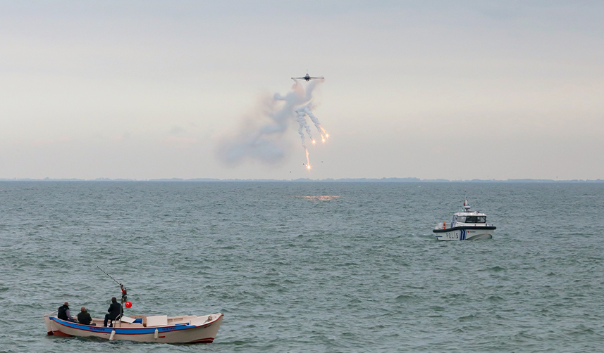 Türk Yıldızları Samsun semalarında gösteri uçuşu yaptı