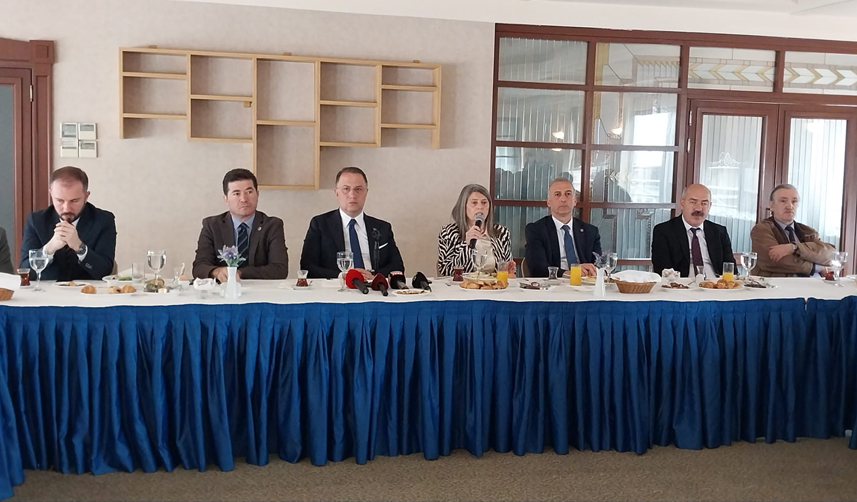 Trabzon'da pankart krizi! Sibel Suiçmez sert konuştu: "Misliyle karşılık veririz"