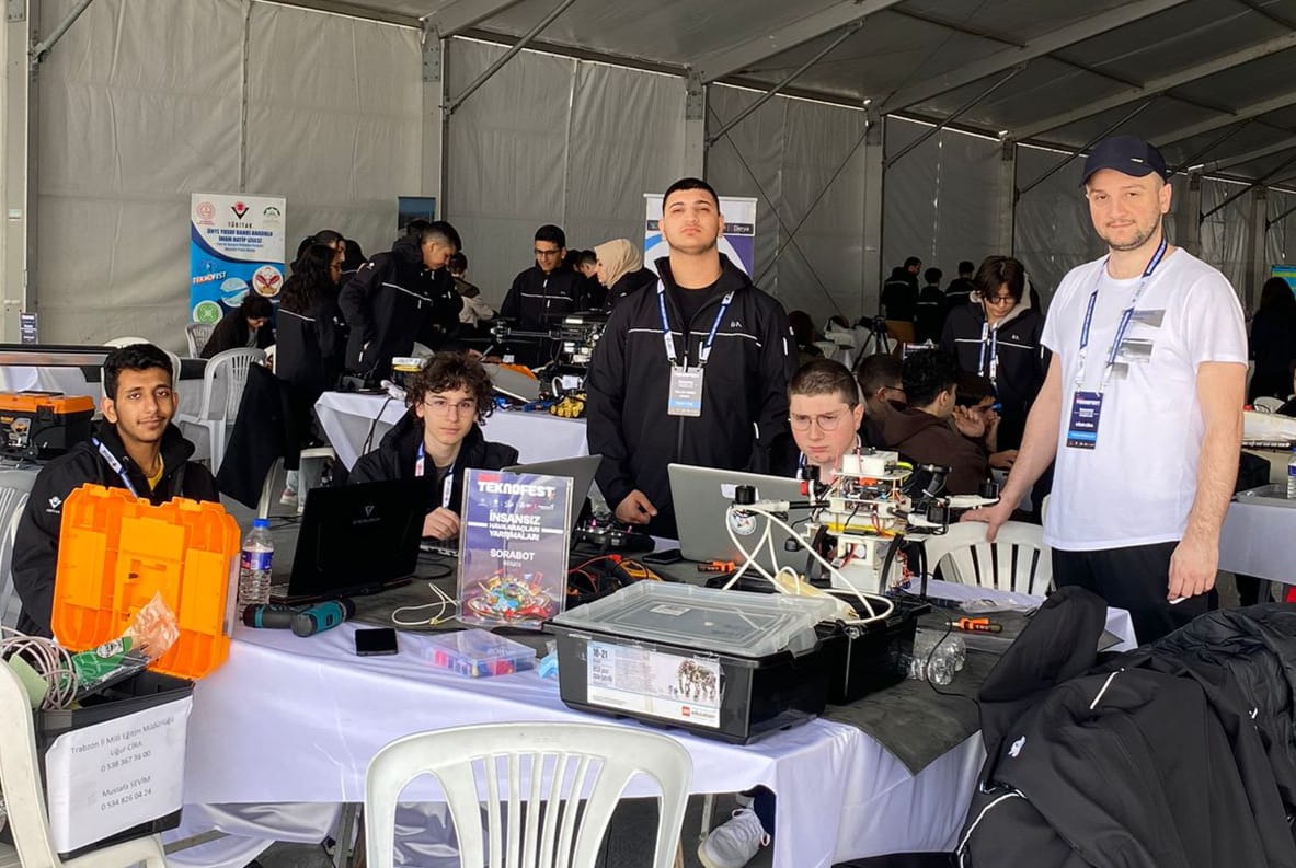 Trabzon TEKNOFEST'te uçuşa geçti! Dört dereceyle döndüler