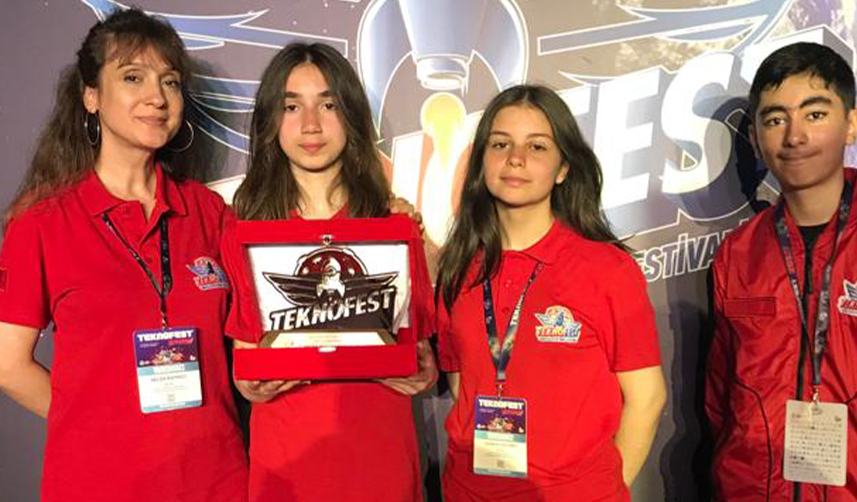 Trabzon TEKNOFEST'te uçuşa geçti! Dört dereceyle döndüler