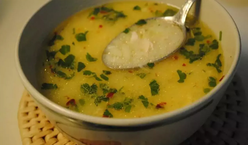 Tel Şehriyeli Tavuk Çorbası nasıl yapılır? Lezzetli Tel Şehriyeli Tavuk Çorbası tarifi