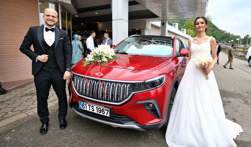 Bakan Karaismailoğlu'nun makam otomobili Togg gelin arabası oldu