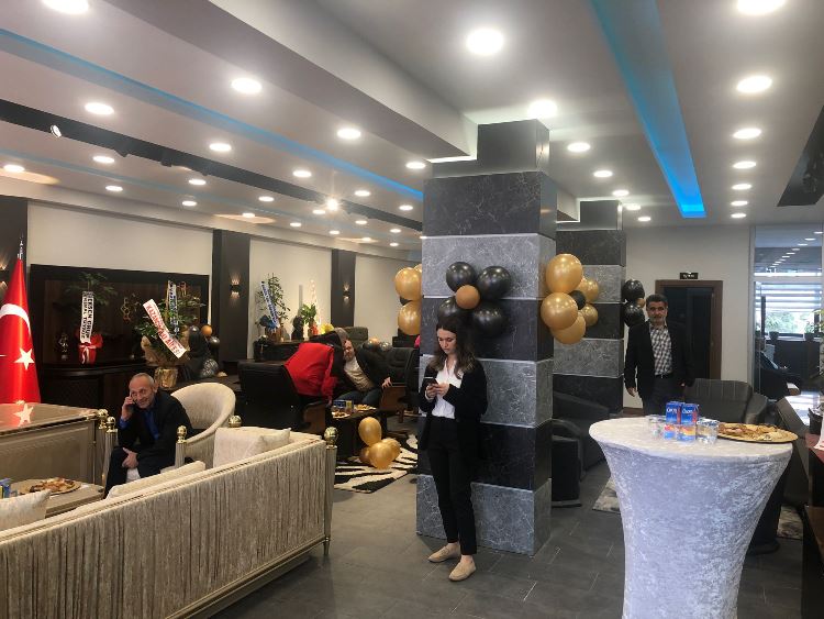 Trabzon’da Dörtgen Ofis Mobilyaları yeni şubesini açtı
