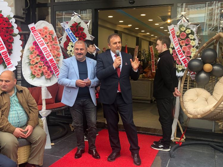 Trabzon’da Dörtgen Ofis Mobilyaları yeni şubesini açtı