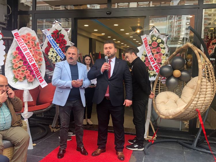 Trabzon’da Dörtgen Ofis Mobilyaları yeni şubesini açtı