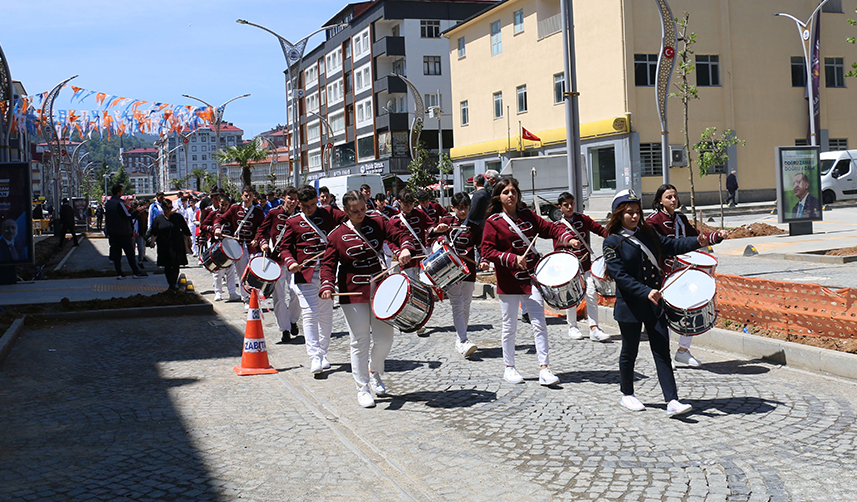 Trabzon'da gençlik yürüyüşü gerçekleştirildi