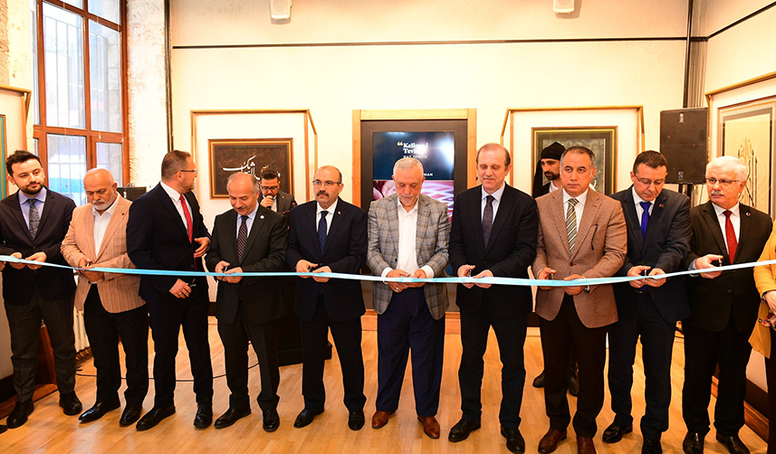 Trabzon'da 'Kelime-i Tevhid' temalı hat sergisi ziyarete açıldı