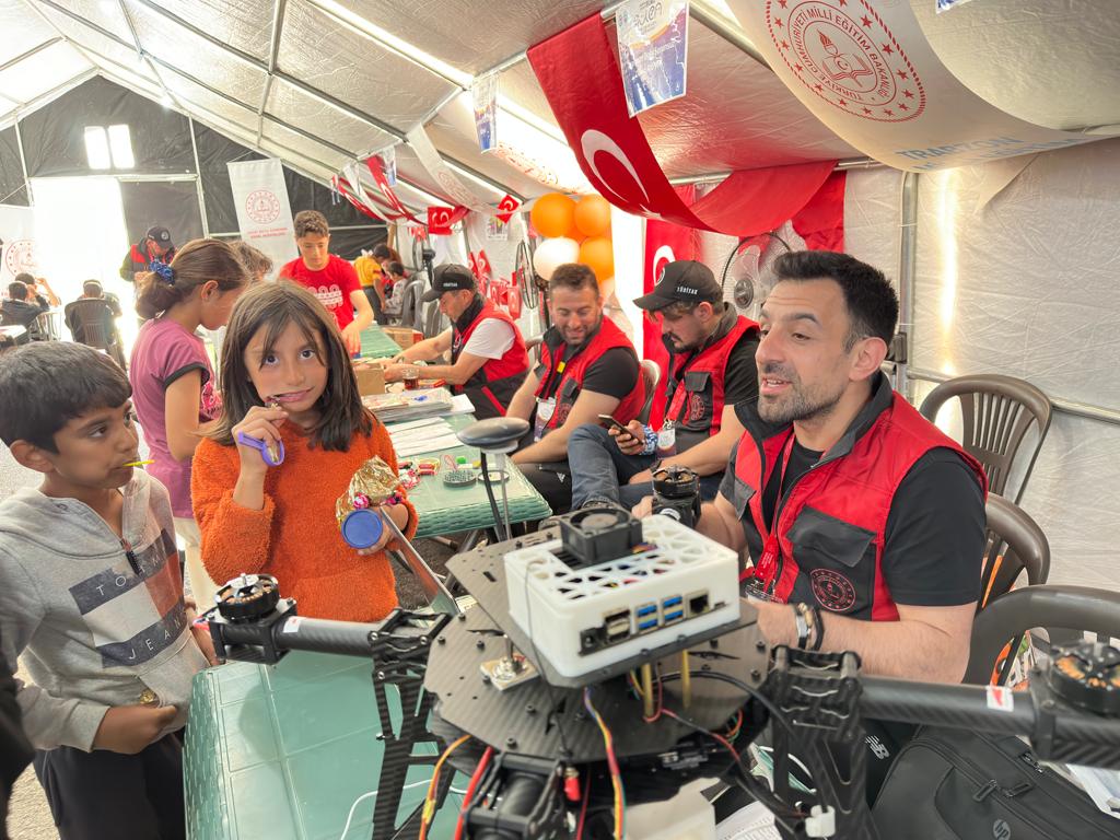 Trabzon'dan Antakya'ya uzanan projede yüzleri bilimle güldürdüler