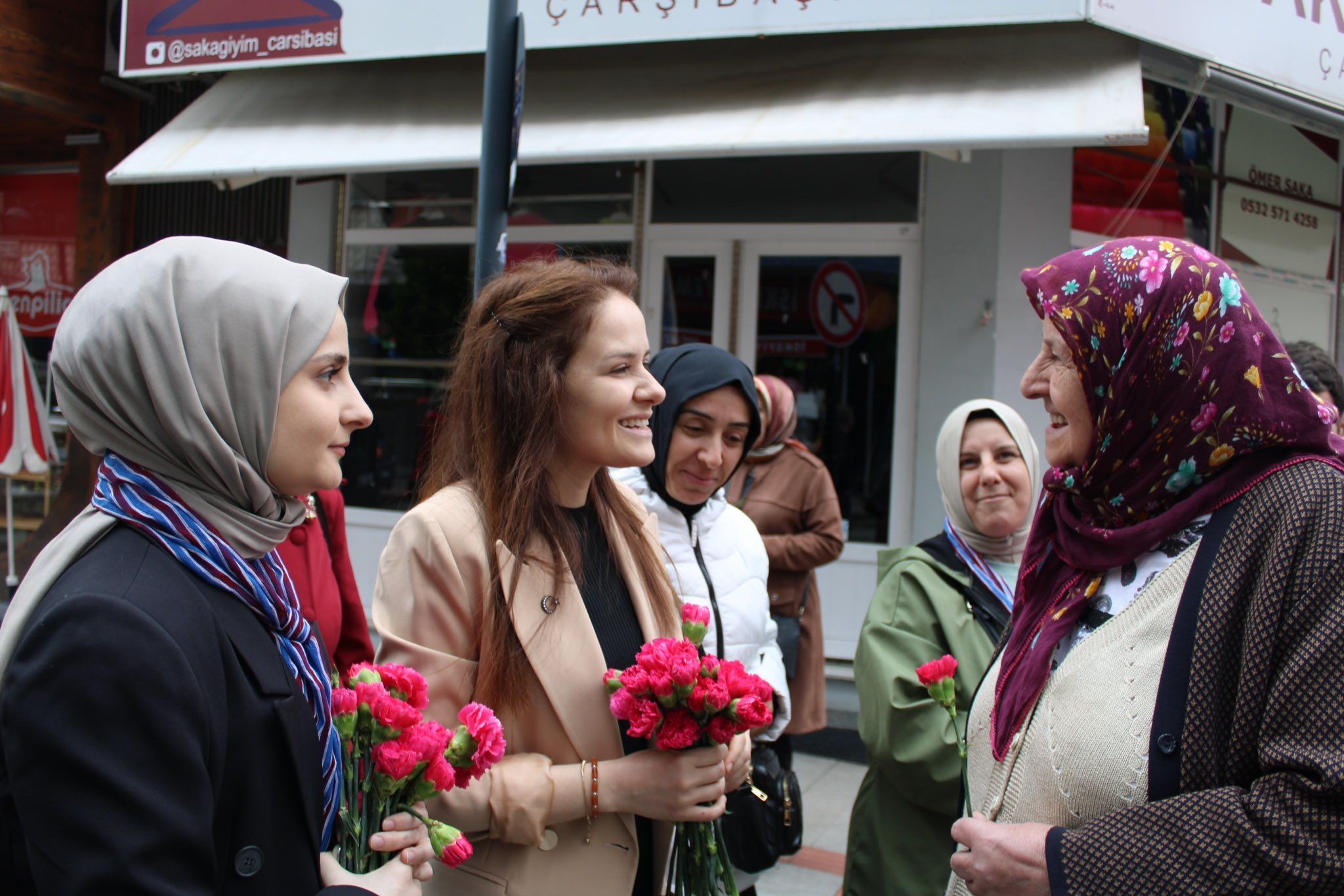 AK Parti Trabzon Milletvekili Adayı Meryem Sürmen ‘İmamoğlu ’çiftini hedef aldı