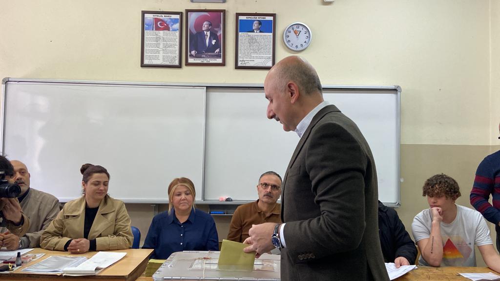 Bakan Karaismailoğlu oyunu kullandı!