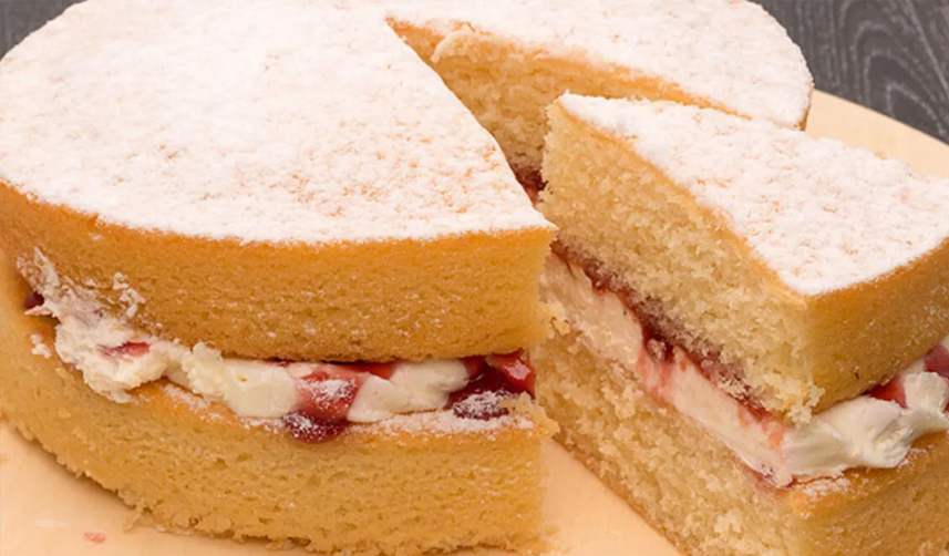 Yaş Pasta Keki Tarifi: Tatlı Bir Keyif Uğruna!