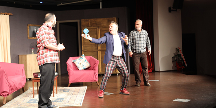 Akçaabat'ta tiyatro rüzgarı esti