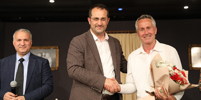 Akçaabat'ta tiyatro rüzgarı esti