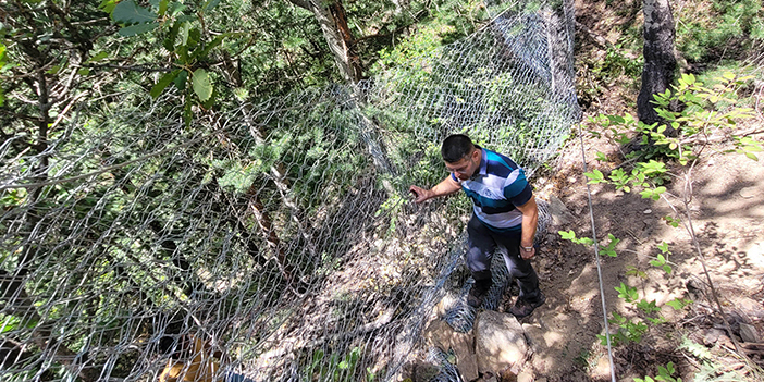 Gümüşhane'de yamaçlarda kaya riskine karşı önlem! 