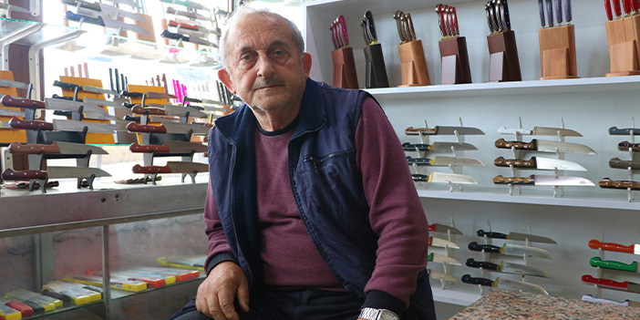 trabzonlu-bicak-ustasi-kiminin-parasi-kiminin-duasi-diyerek-30-yildir-calisiyor-001.jpg
