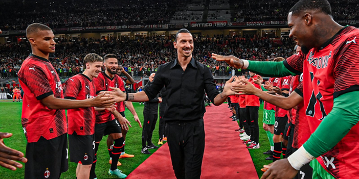 Zlatan İbrahimovic futbolu bıraktı! 'Godbye'