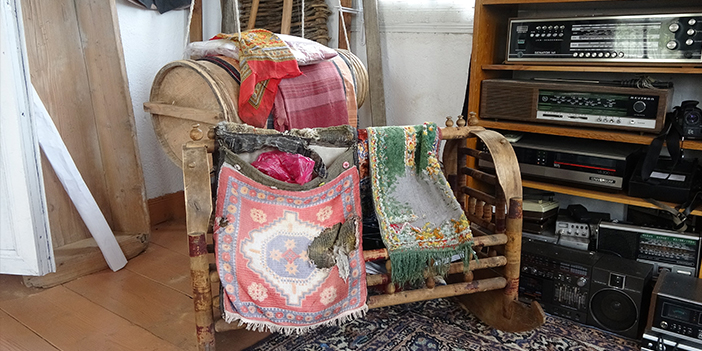 Trabzon'da eşyalarını tarihi evinde sergiliyor!" Hepsinin hikayesi var"