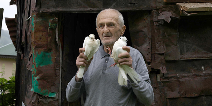 Pandemi bitti ama Trabzon'da gönüllü karantinasını bitirmedi