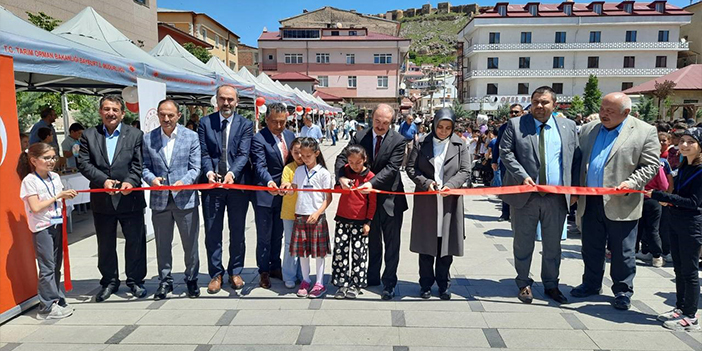 Bayburt'ta miniklerin özel tasarımları sergilendi