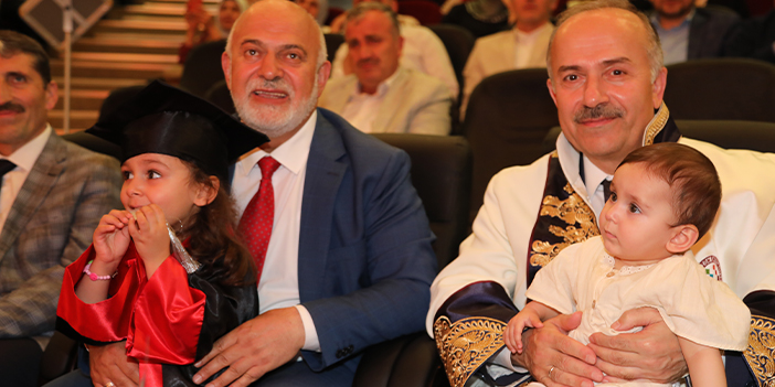 Trabzon'da İlahiyat Fakültesi'nde 8. dönem coşkusu 