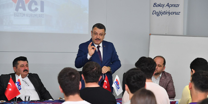 Başkan Genç YSK'ye girecek öğrencilerle buluştu!