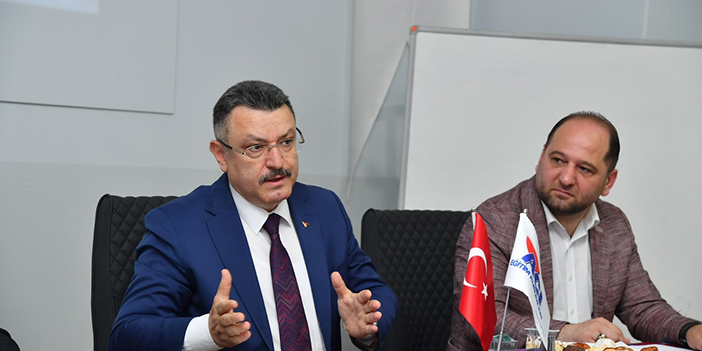 Başkan Genç YSK'ye girecek öğrencilerle buluştu!