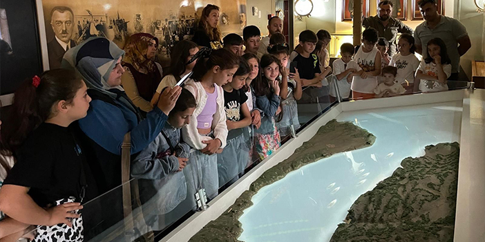 TCG Nusret Mayın Gemisi Artvin'de ziyaretçilerini ağırladı