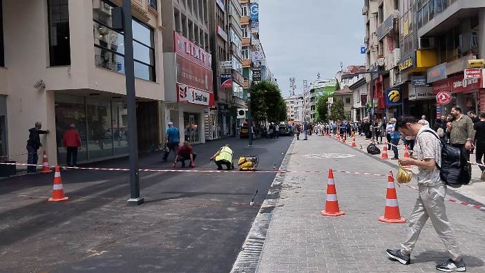 trabzonda-bu-goruntuler-tepki-cekmisti-kahmaranmaras-caddesine-asfalt-mi-dokuluyor-aciklama-geldi-002.jpeg