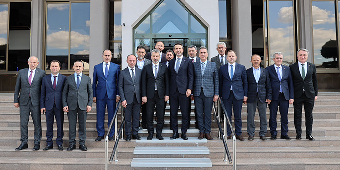 AK Parti Trabzon’dan Bakan Bayraktar’a ziyaret