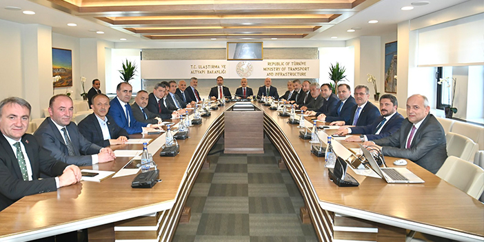 AK Parti Trabzon’dan Bakan Uraloğlu’na ziyaret