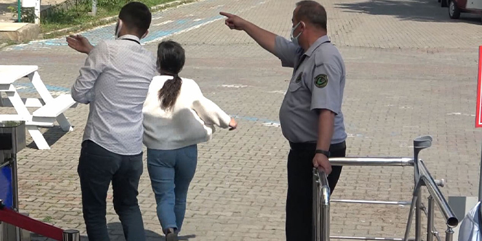 Giresun'da öğrenciler sınava yetişemeyince dışarıda kaldılar