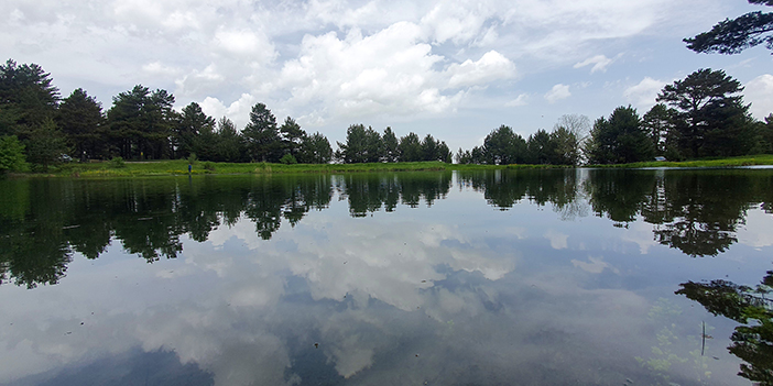  Gümüşhane'nin Altınpınar Gölü'ne ziyaretçi akını