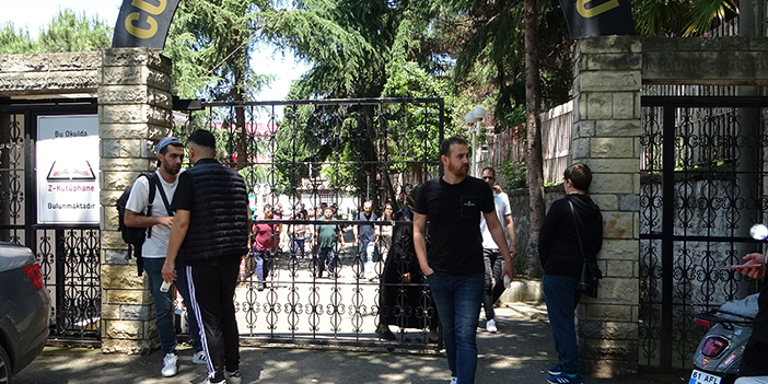 Trabzon'da lise mezunlarının yanı sıra yetişkinlerde sınavda kendini denedi 