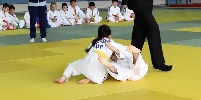 Trabzon'da minikler judoda birincilik için yarıştı