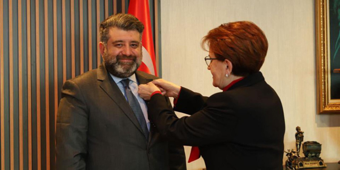 İYİ Parti'de istifalar bitmiyor! Rozetini Akşener takmıştı