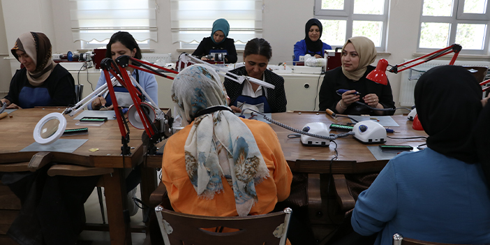 Bayburt'ta çıkarılan kehribar "ekmek kapısı" olacak